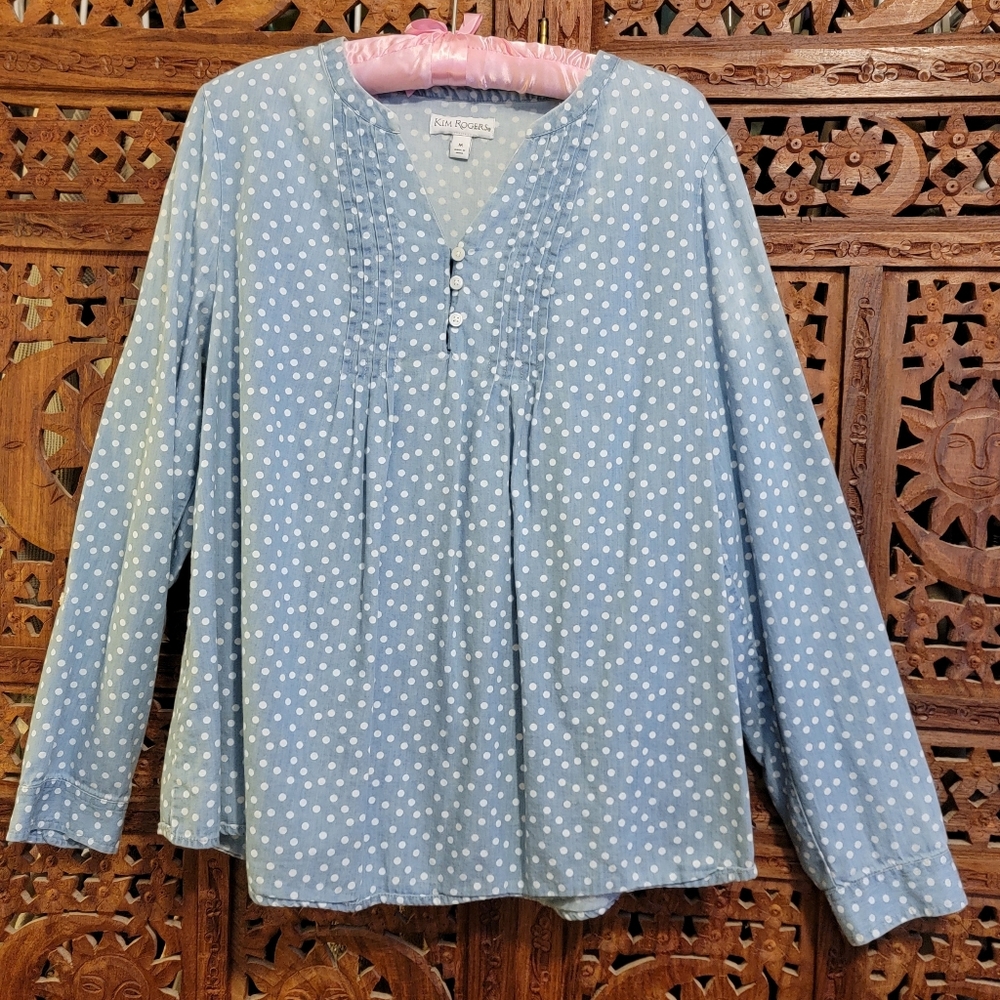Kim Rogers pullover Polka dot denim chambray shirt with button v-neck
